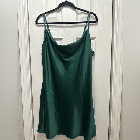 NWT Nasty Gal Emerald Satin Mini Dress‎ - Picture 3 of 7